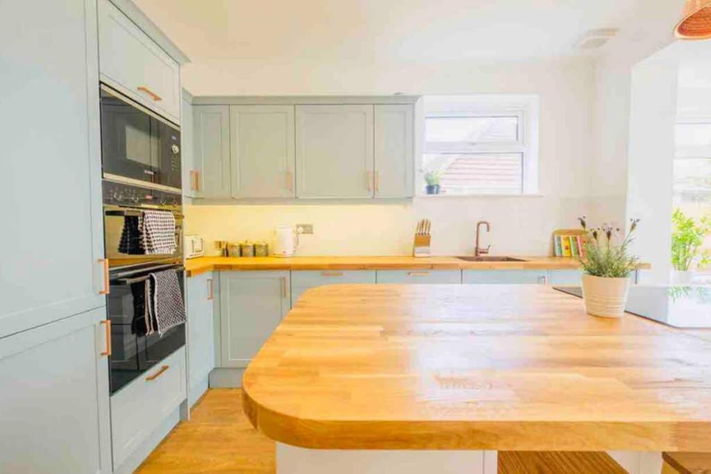 Gorgeous Luxury Chalet, New Forest & Coast & Hordle Bagian luar foto